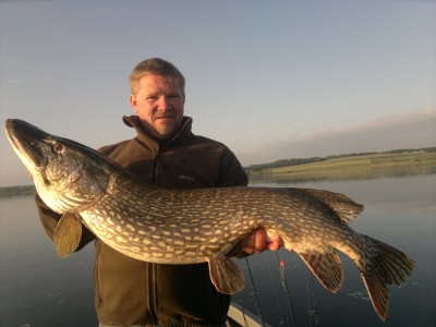Brian Jensen med imponerende Tystrup gedde på 13,3 kg fanget på jig.