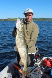Mark Buch Jørgensen på gedde på 9,5 kg fra Tissø.
