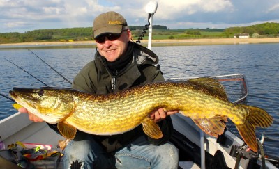 Klaus Vestergaard med 9,6 kg Tissø gedde.