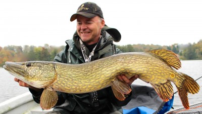 Så er listen med præmiefisk opdateret. Blandt andet med denne gedde på 9,15 kg, som Klaus Vestergaard fangede på Fureøen d. 17. oktober.